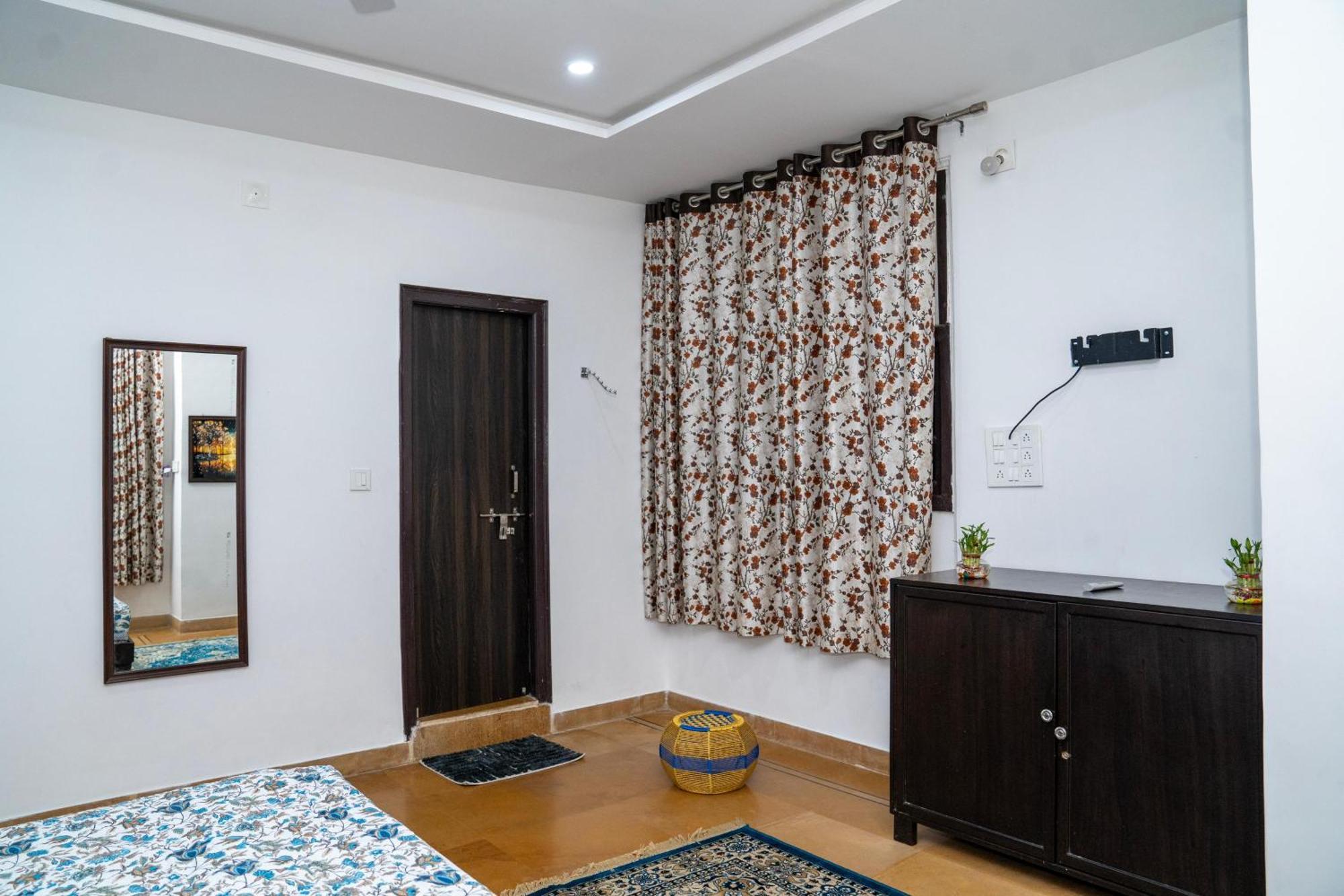 Footprint Hostel Удайпур Экстерьер фото