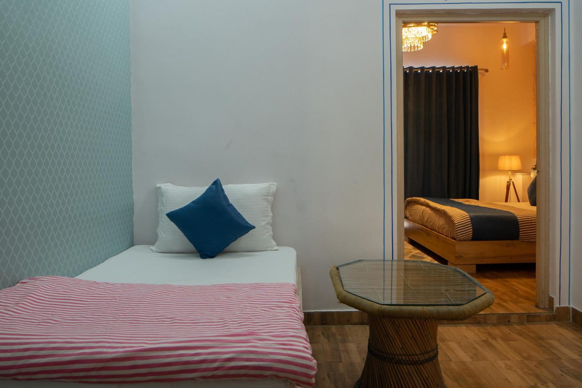 Footprint Hostel Удайпур Экстерьер фото